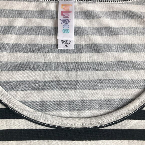 LuLaRoe Lynnae Black & White Striped Pattern XLarge - Picture 2 of 2